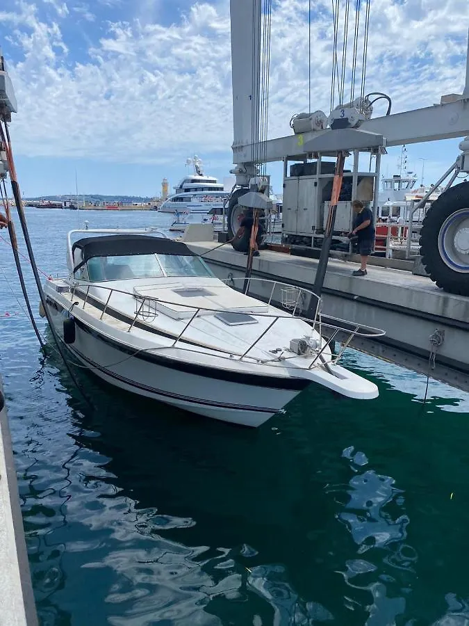 L Ile Sur Mer Empuriabrava Botel